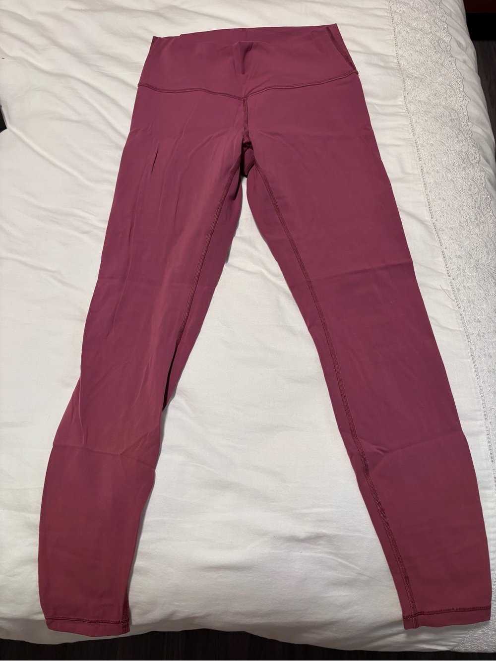 Lululemon Wunder Under, size 8, 28” inseam